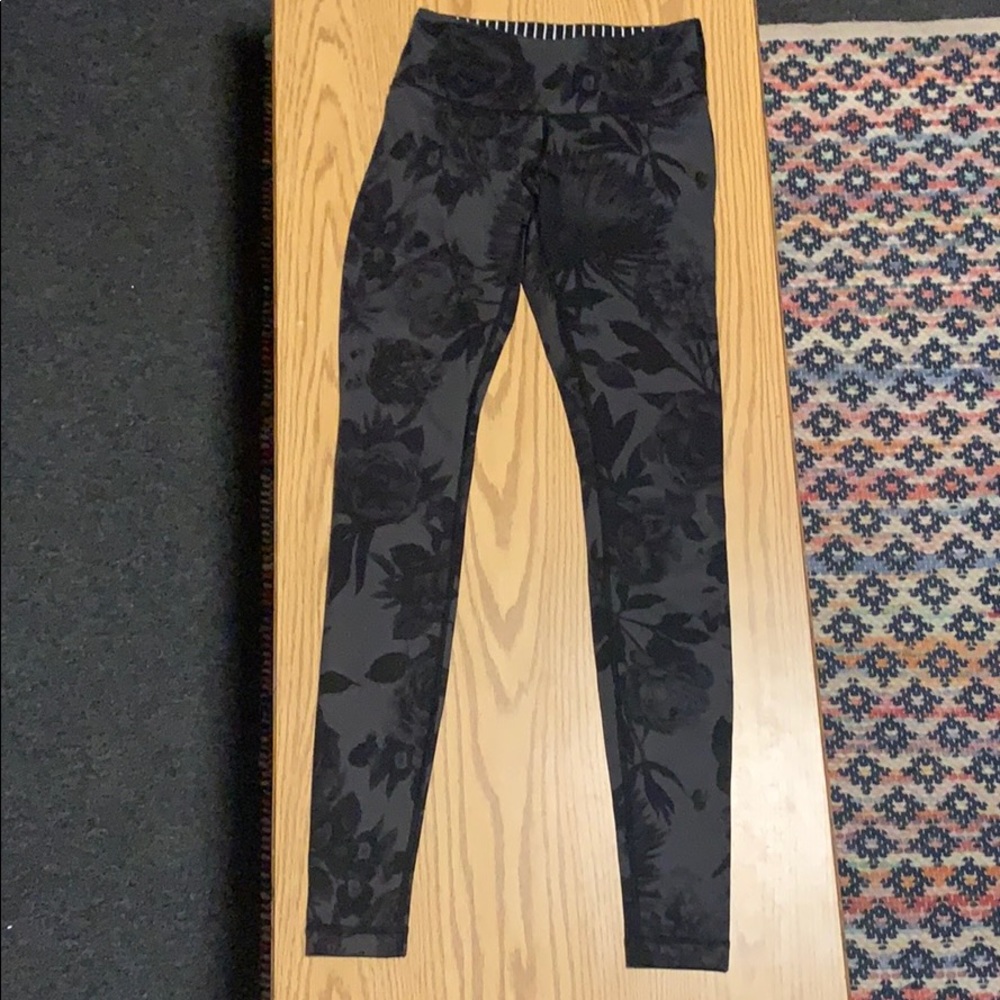 Lululemon leggings size 4
